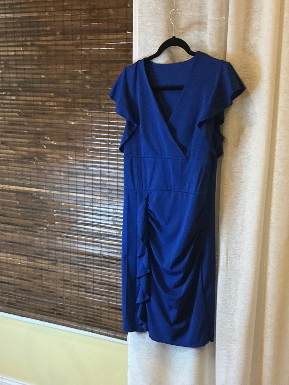 Elegant Royal Blue V-Neck Ruffle Sleeve Dress